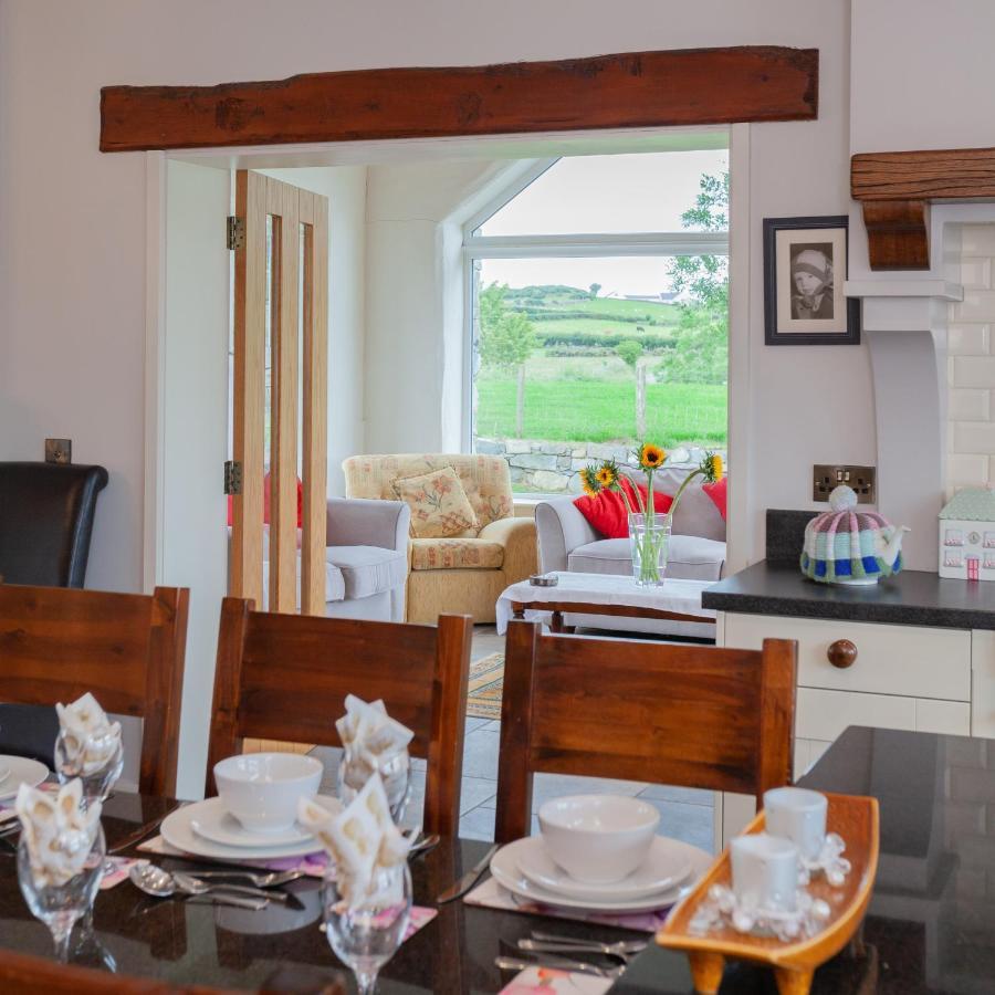 Beautiful Mountain Views & Private Hot Tub Villa Kilcoo Buitenkant foto