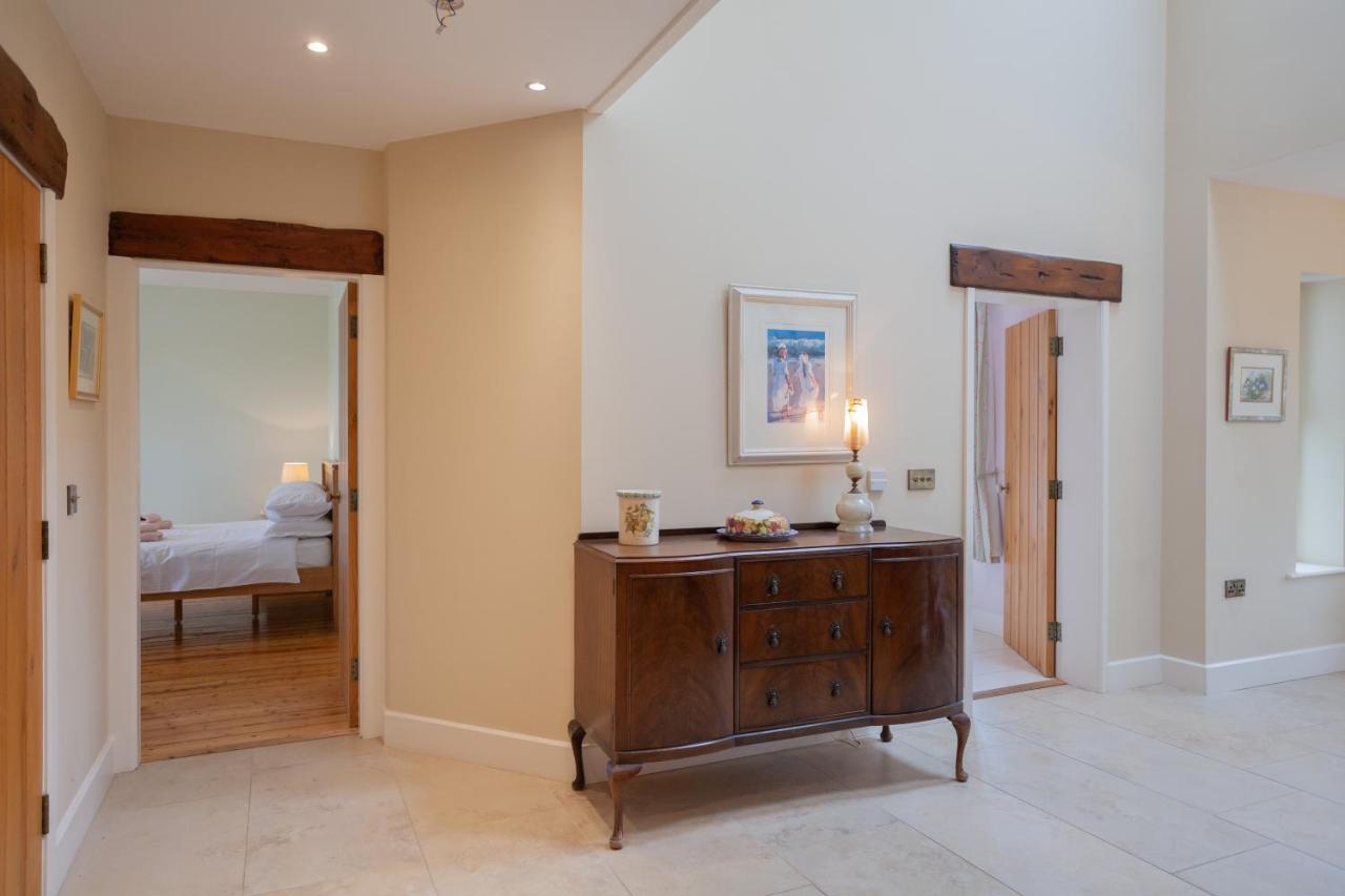 Beautiful Mountain Views & Private Hot Tub Villa Kilcoo Buitenkant foto