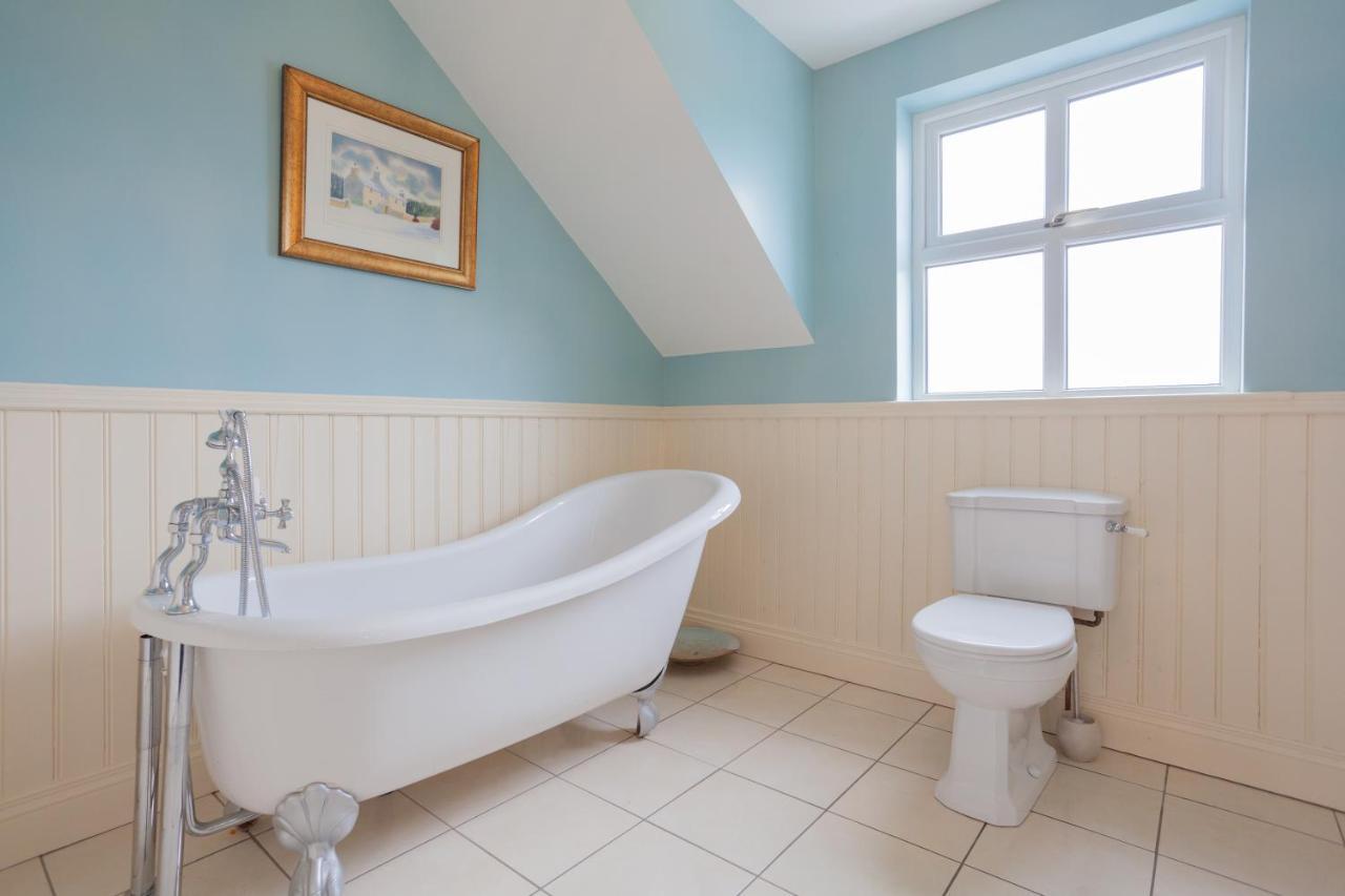Beautiful Mountain Views & Private Hot Tub Villa Kilcoo Buitenkant foto
