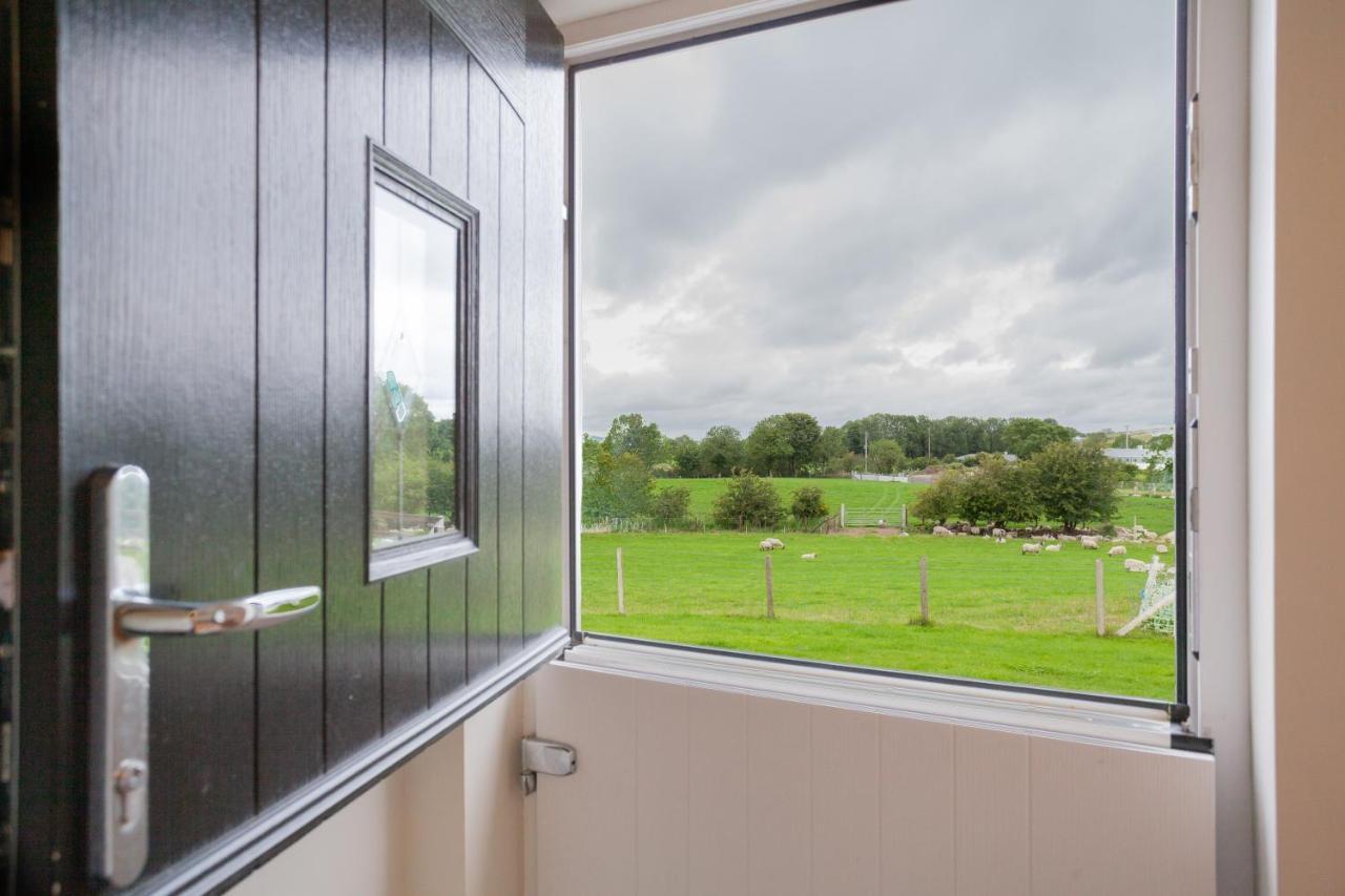 Beautiful Mountain Views & Private Hot Tub Villa Kilcoo Buitenkant foto