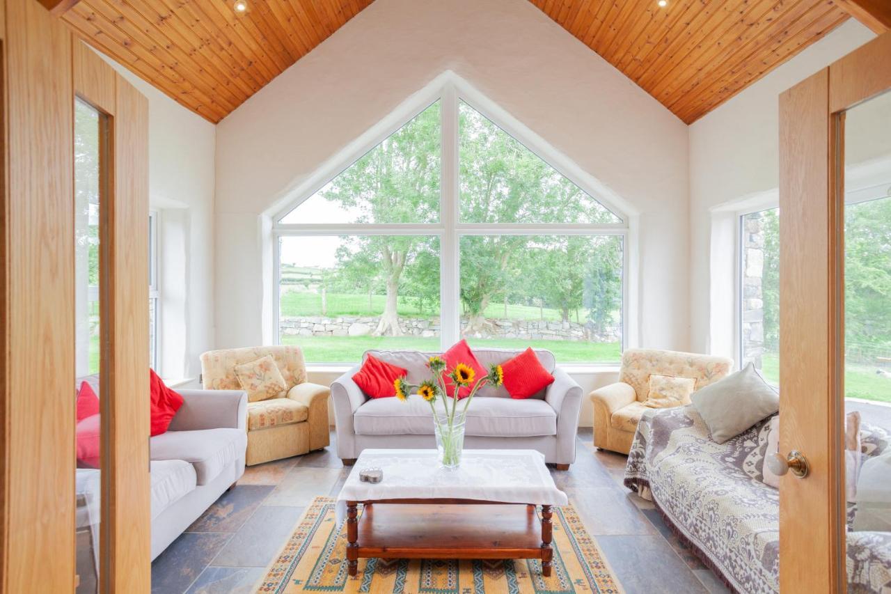 Beautiful Mountain Views & Private Hot Tub Villa Kilcoo Buitenkant foto