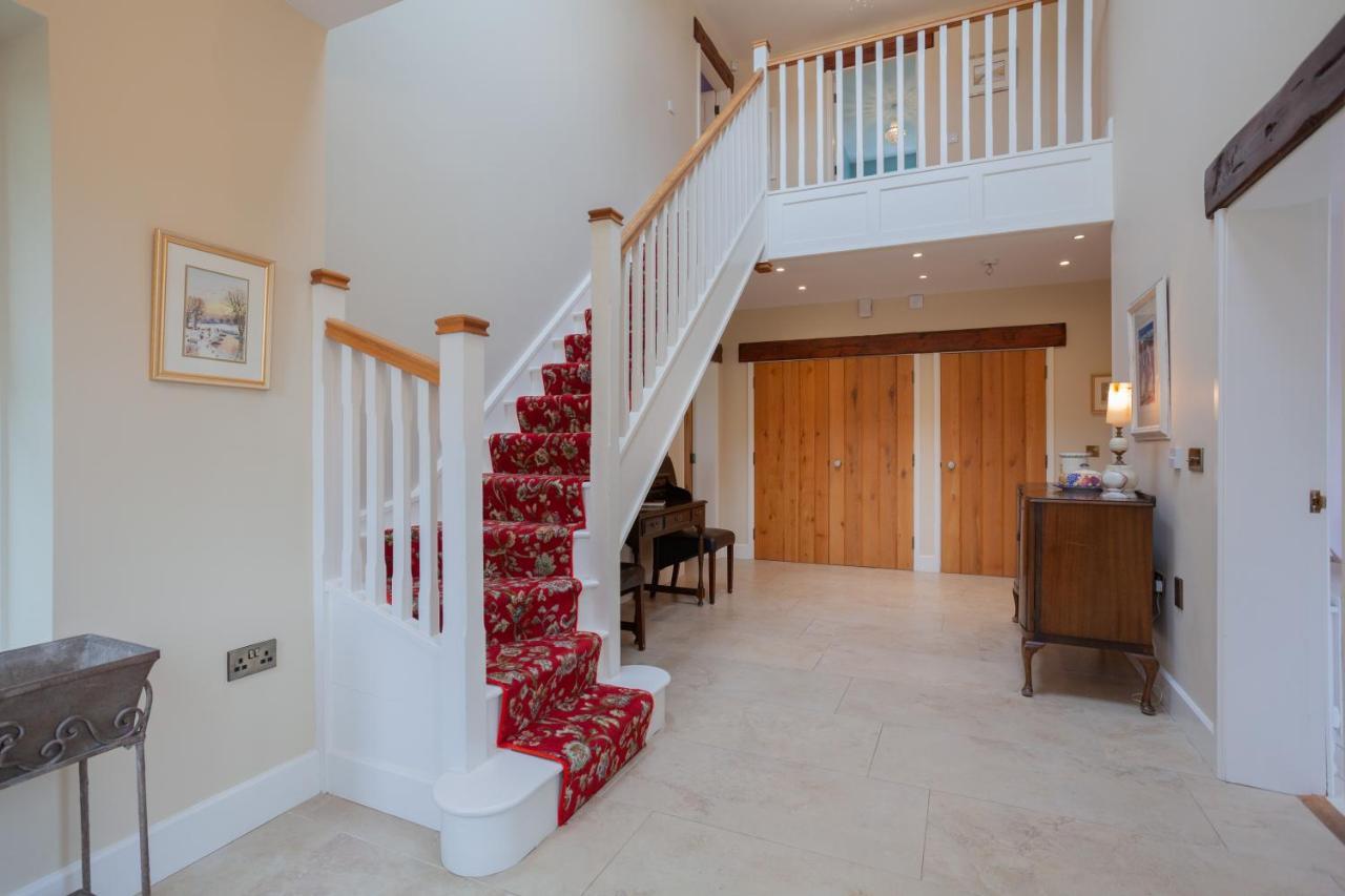 Beautiful Mountain Views & Private Hot Tub Villa Kilcoo Buitenkant foto
