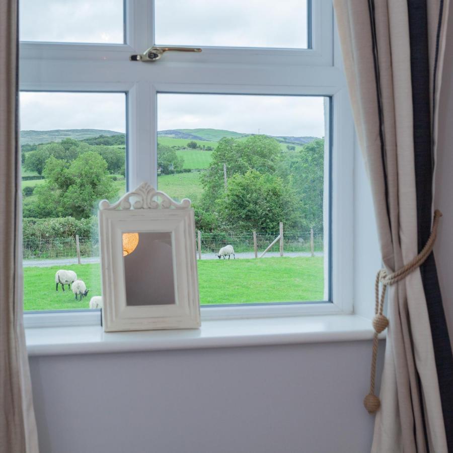 Beautiful Mountain Views & Private Hot Tub Villa Kilcoo Buitenkant foto