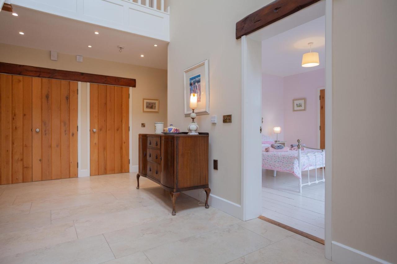 Beautiful Mountain Views & Private Hot Tub Villa Kilcoo Buitenkant foto
