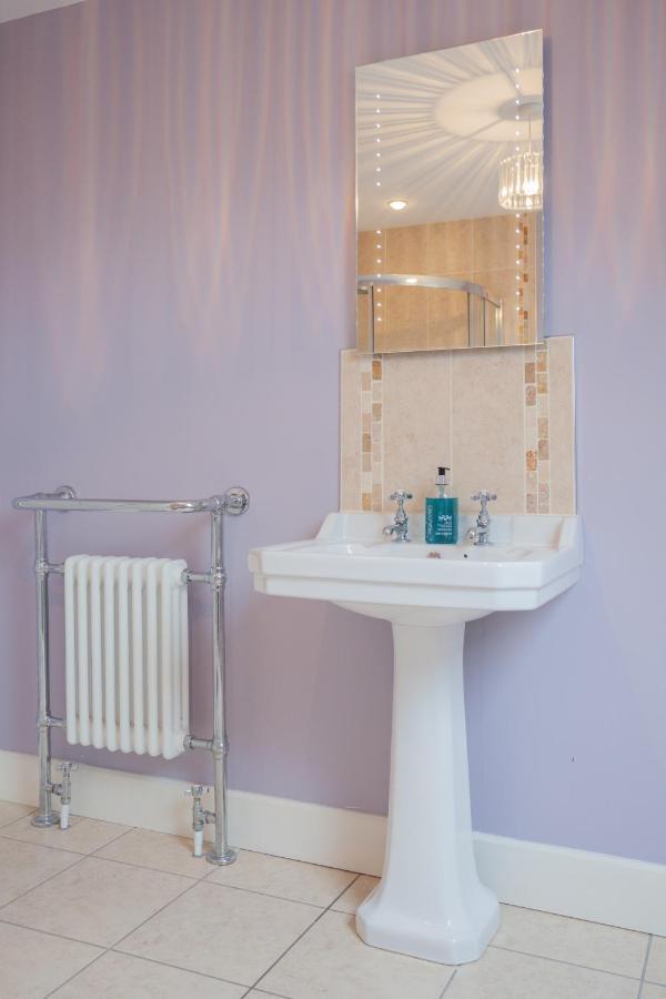Beautiful Mountain Views & Private Hot Tub Villa Kilcoo Buitenkant foto